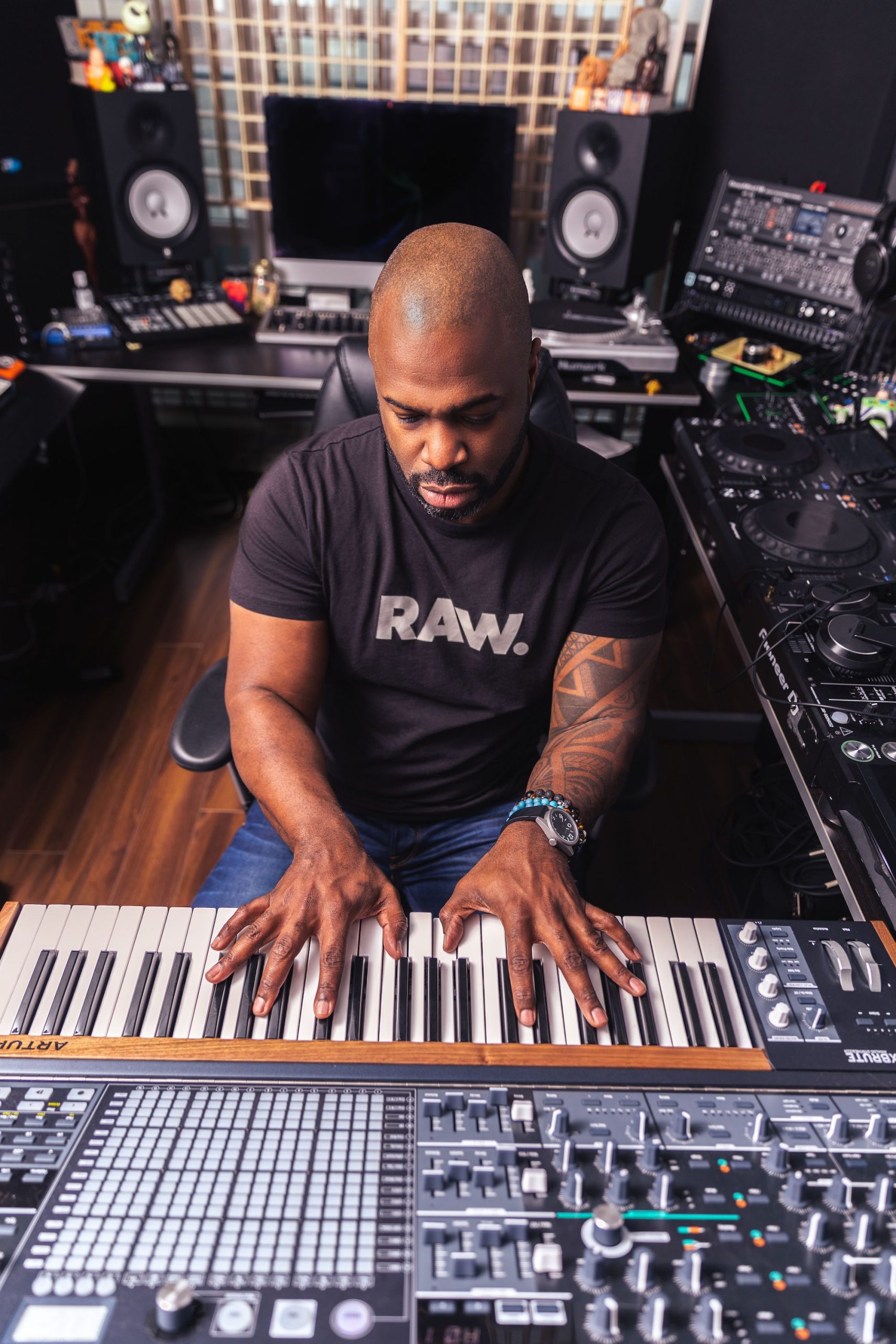 Demuir - DMC World Magazine